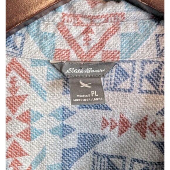 Eddie Bauer Size PL Womens Top Button Up Shirt Aztec Print Petite Large Gray LS - Picture 2 of 5